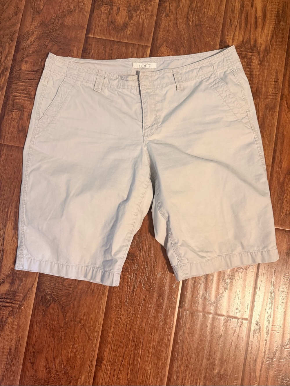 LOFT Women's Classic Chino Shorts in Light Gray